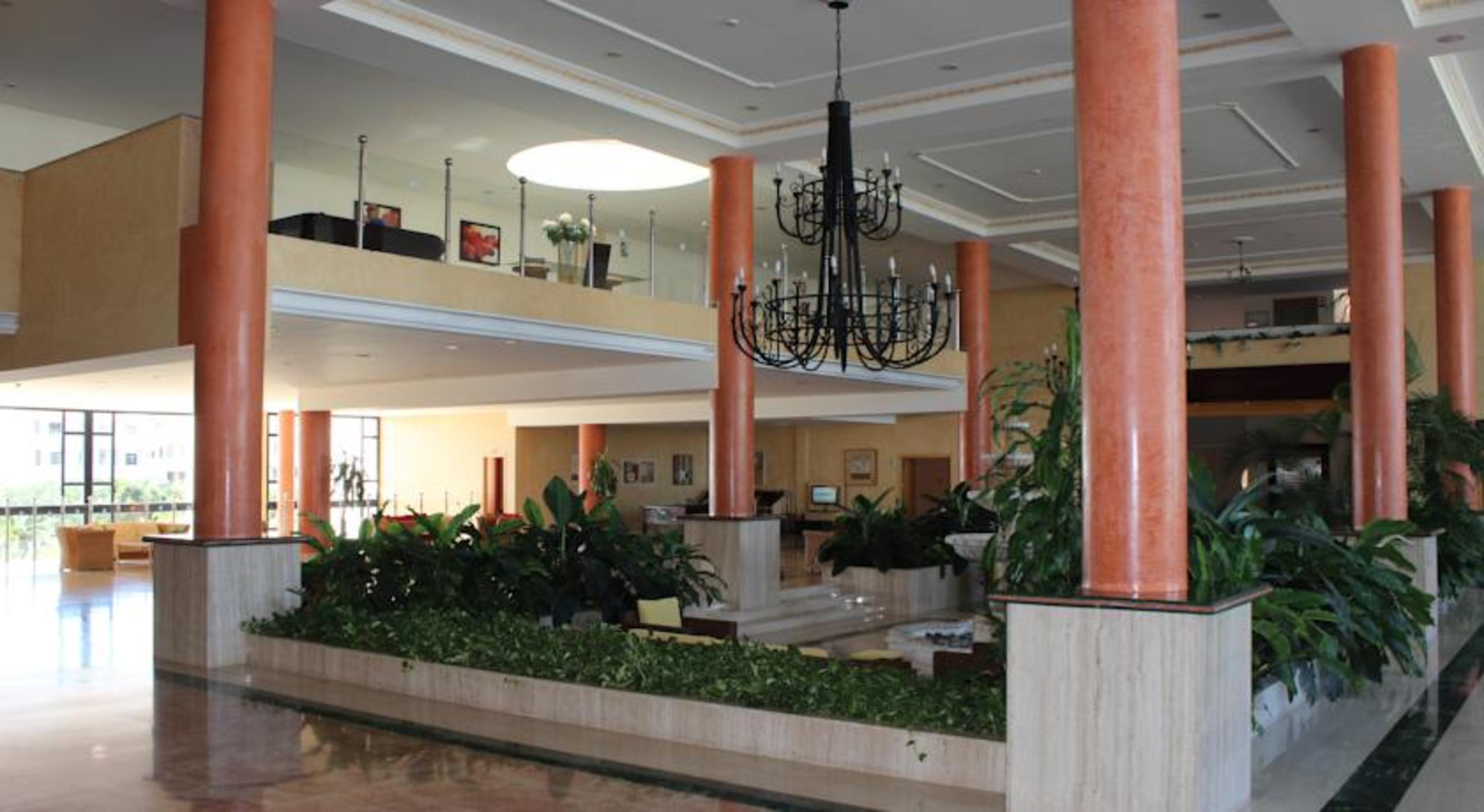 Grand Muthu Golf Plaza Hotel & Spa 圣米格尔德阿沃纳 外观 照片